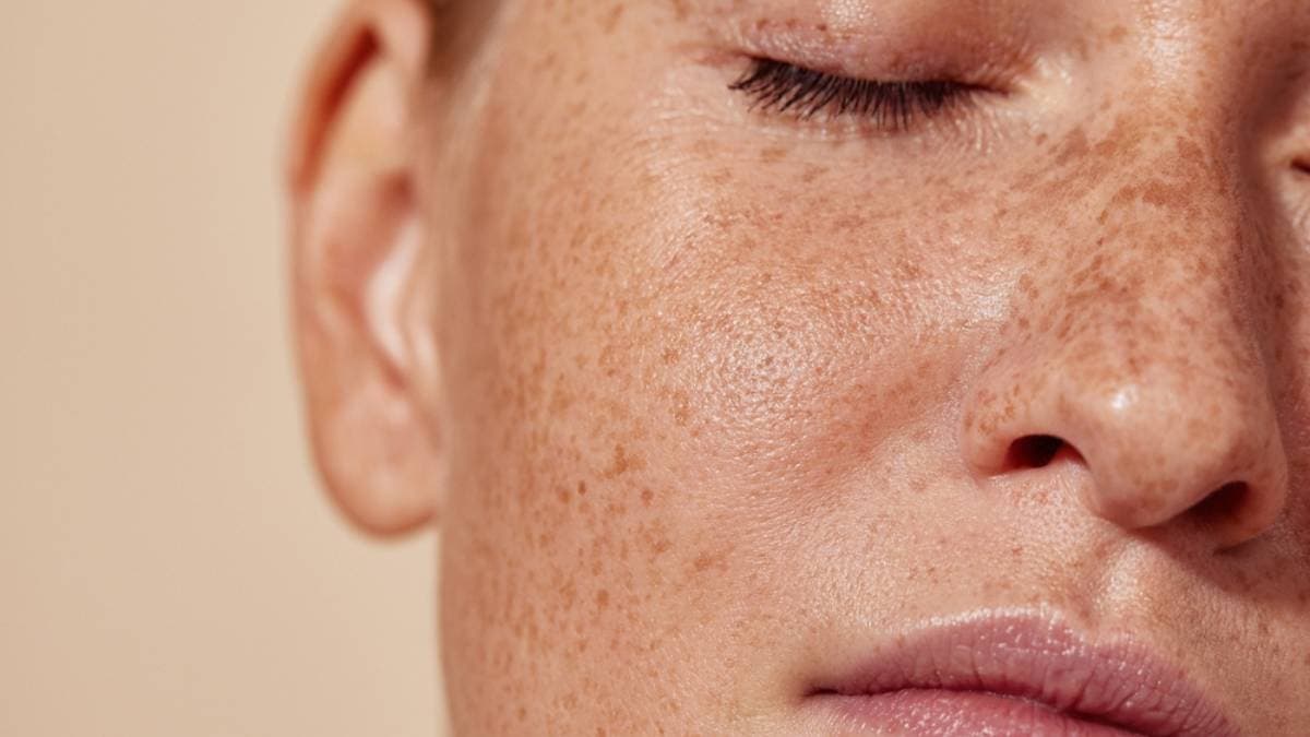 Tratamiento facial con jade roller en R:SE